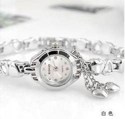 Elegante Relógio Feminino Kimio de Pulseira de Aço em Formato de Coração